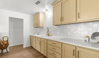409 NE 6th St, Andrews, TX 79714