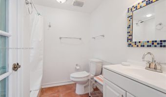 2421 San Domingo St guest house, Coral Gables, FL 33134