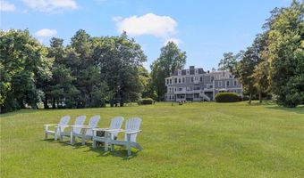 44 Bliss Mine Rd 10, Middletown, RI 02842