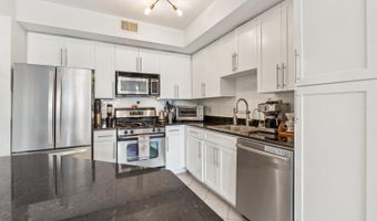 1021 N GARFIELD St #316, Arlington, VA 22201
