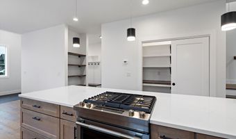 9191 Chapelle Cir, Anchorage, AK 99518