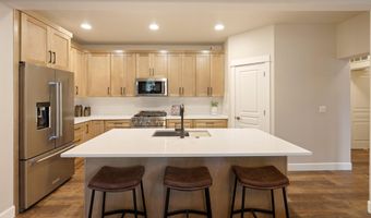 1553 NW Lewis St, Bend, OR 97703