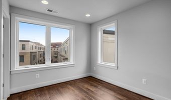 6940 ROCKLEDGE Dr, Bethesda, MD 20817