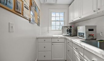 74 Valley Rd, Middletown, RI 02842