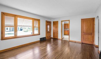 539 Brisbin St, Anoka, MN 55303