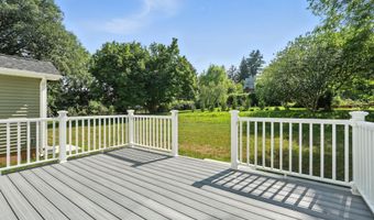13 Kenwood Cir, Bloomfield, CT 06002