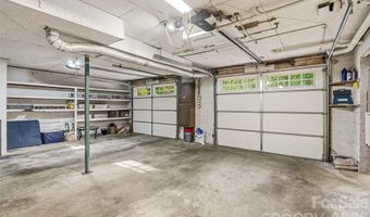 16 Canterbury Dr, Arden, NC 28704