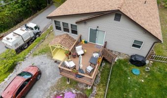 1052 Lakeside Dr E, Alloway, NJ 07422
