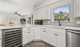 559 CABOT Dr, Hockessin, DE 19707