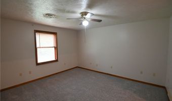 6610 6th Ave, Andover, OH 44003