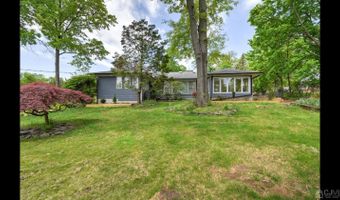 2 Preston Dr, Branchburg, NJ 08876