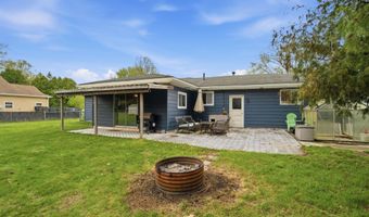 1032 Summer St, Algonac, MI 48001