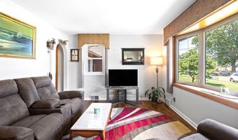 300 W 3RD Ave, Barrington, NJ 08007