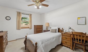 1300 N BAY RIDGE Rd, Appleton, WI 54915