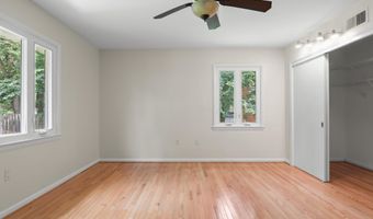 4100 DOWNING St, Annandale, VA 22003