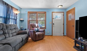 1742 E SYLVAN Ave, Appleton, WI 54915