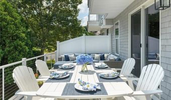 100 Algonquin Rd 13, Narragansett, RI 02882