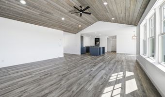 87 Yorktown Rd, Albion, ME 04910