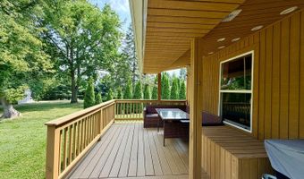 42981 N LAKE Ave, Antioch, IL 60002