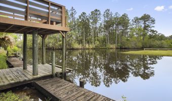 10091 River Dr, Bay St. Louis, MS 39520