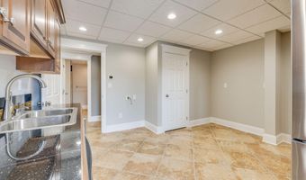 20484 Lake Rd, Abingdon, VA 24211