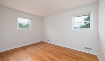 540 Sherman Ave, Belford, NJ 07718