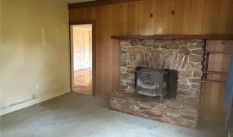 96 Log Bridge Rd, Coventry, RI 02827