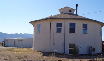 18 El Pato Rd, Caballo, NM 87942
