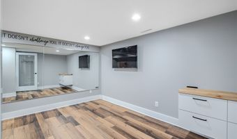 305 NE 54th St, Ankeny, IA 50021