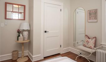 26 Vernon Ave, Newport, RI 02840