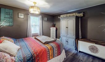 6615 Waterloo Rd, Atwater, OH 44201