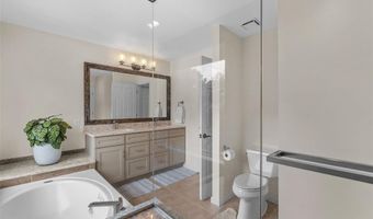 2535 Barrett Springs Dr, Ballwin, MO 63021