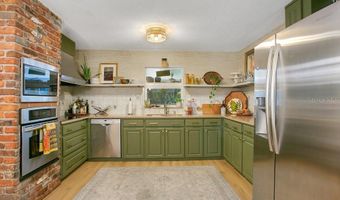 5867 COVE Dr, Belle Isle, FL 32812