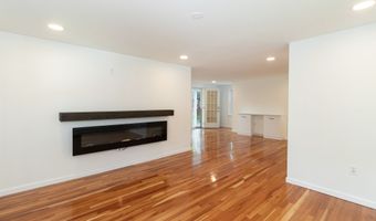 150 Chestnut St, Branford, CT 06405