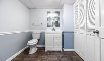 42 Yankee Ave, Bangor, ME 04401