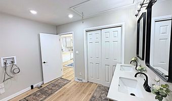 1415 W WASHINGTON St, Appleton, WI 54914