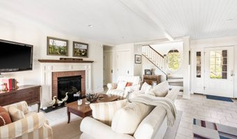 55 Seabreeze Ln, Amagansett, NY 11930