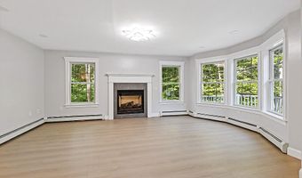 25 Lake Grove Ln, Auburn, ME 04210