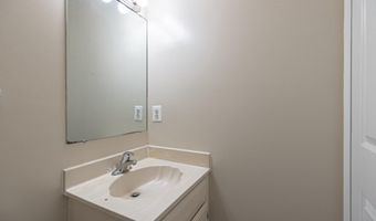 929 ROLFE St S 2, Arlington, VA 22204