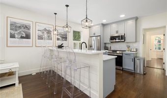 8 Cross St 1, Newport, RI 02840