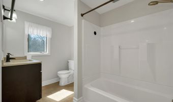 17 Croto Ln, Albany, NH 03818