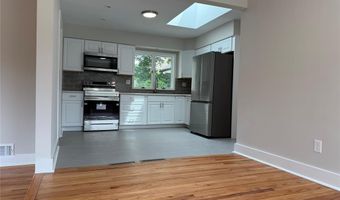 41 Woods Ave, Bergenfield, NJ 07621