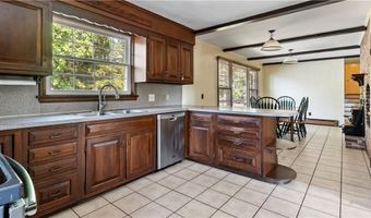 5 Fishing Cove Rd, North Kingstown, RI 02852