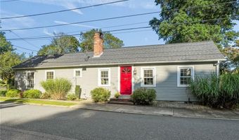 30 Eldredge Ave, East Greenwich, RI 02818