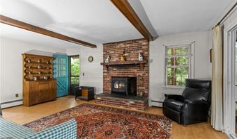 105 Newell Dr, Cumberland, RI 02864