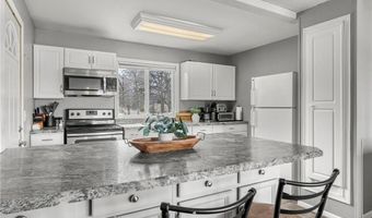524 Lakeshore Cir, Annandale, MN 55302
