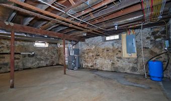 90 Battle St, Bristol, CT 06010