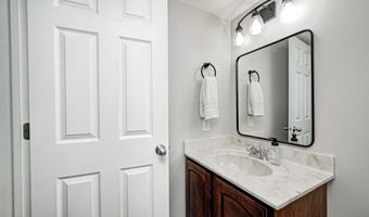 8557 Vyners Ln, Avon, IN 46123
