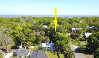 63 8th St, Apalachicola, FL 32320