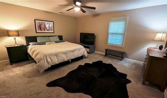 222 Shallowbrook Dr, Advance, NC 27006
